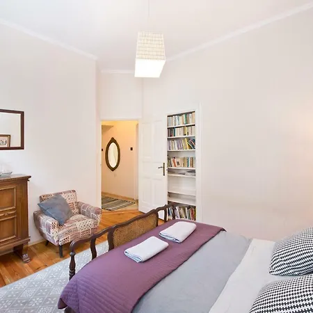 Stylish Grandic With Terrace In Center Next To The Beach. *