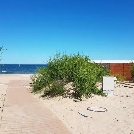 아파트 Stylish Grandic With Terrace In Center Next To The Beach. *