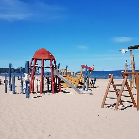 아파트 Stylish Grandic With Terrace In Center Next To The Beach.