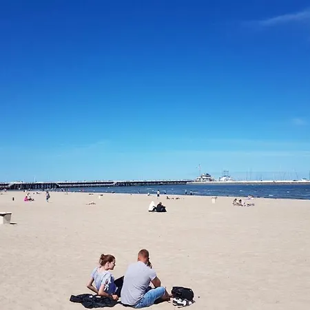 아파트 Stylish Grandic With Terrace In Center Next To The Beach.