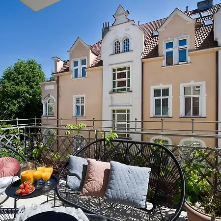 Stylish Grandic With Terrace In Center Next To The Beach. 아파트 소포트